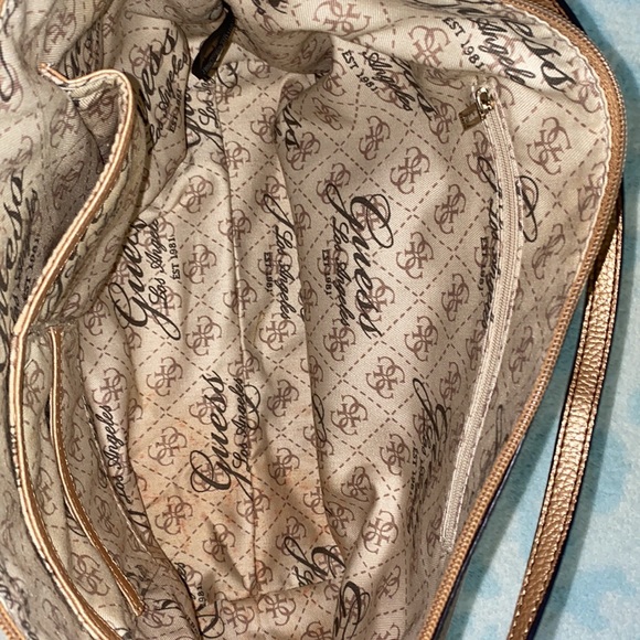 Preloved Guess Purse. - Picture 3 of 3